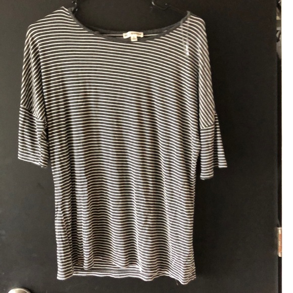 Zenana outfitters T-shirt - Picture 1 of 1